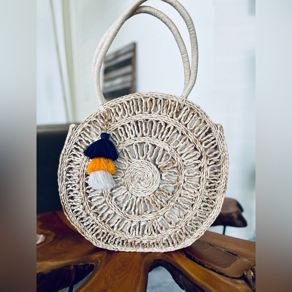 Chic Beige Woven Shoulder Bag with Tassel